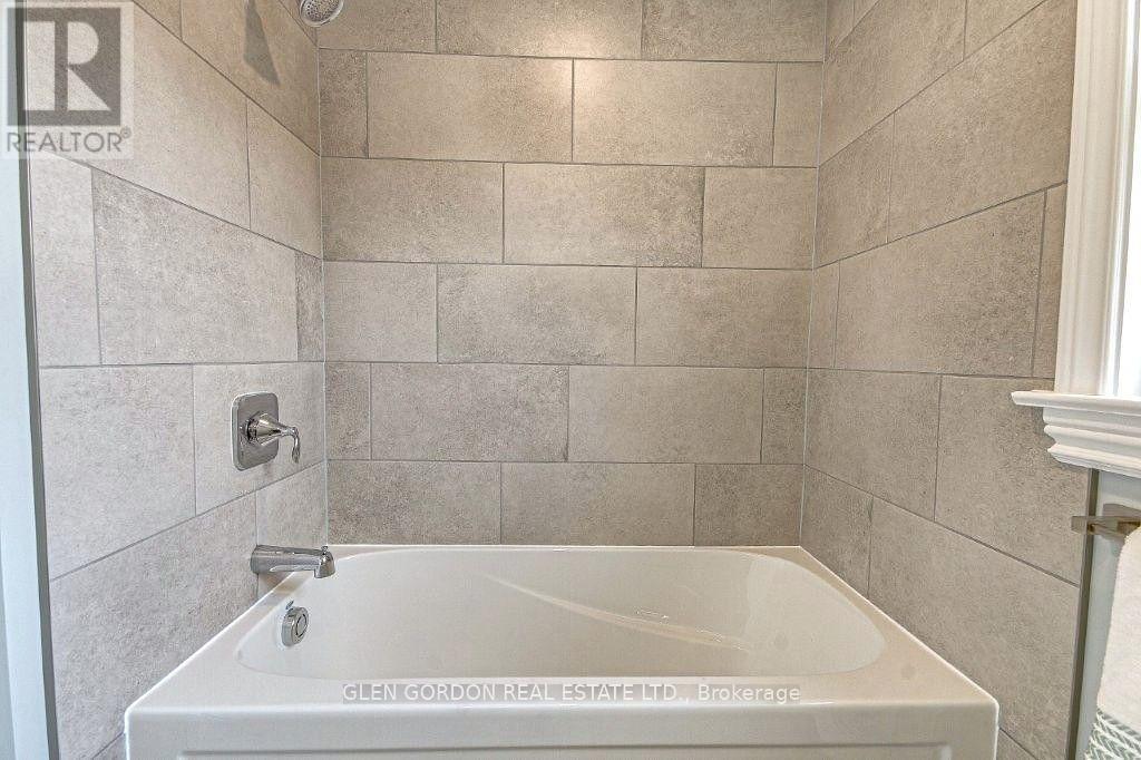 595 Victoria Street Property Photo 15