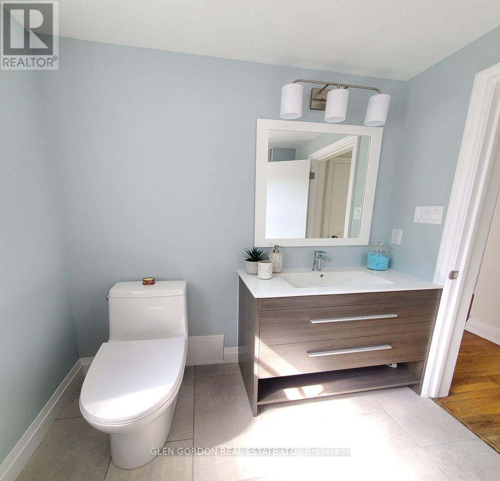 595 Victoria Street Property Photo 16