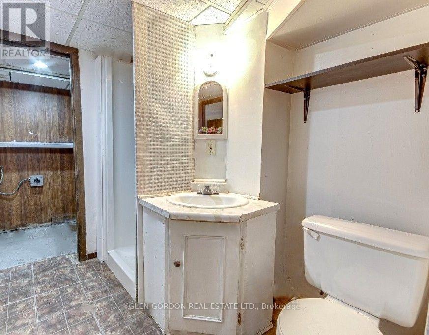 595 Victoria Street Property Photo 20