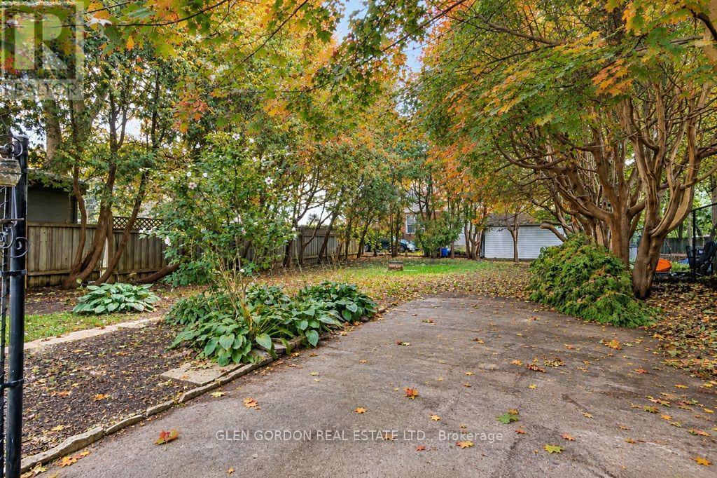 595 Victoria Street Property Photo 21
