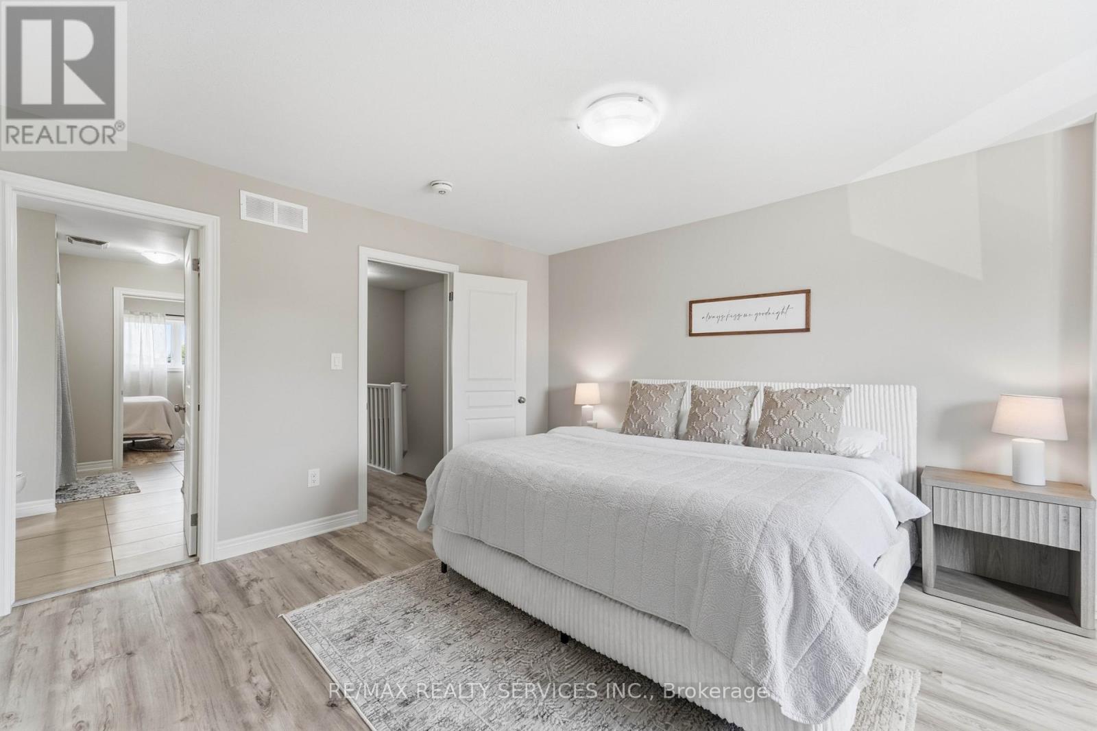 7768 Ascot Circle Property Photo 13