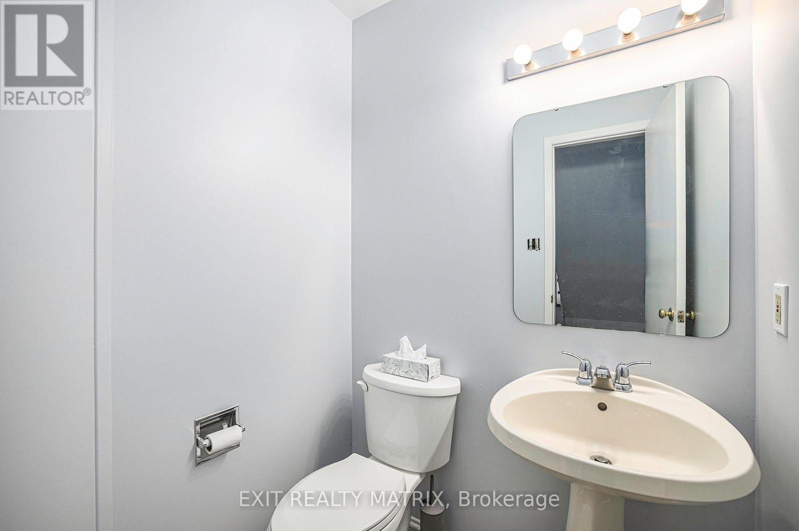 24 Oakhaven Private Property Photo 8