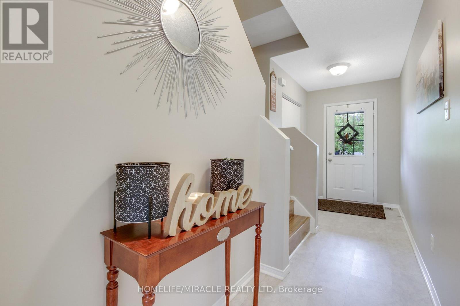 1827 Bloom Crescent Property Photo 3