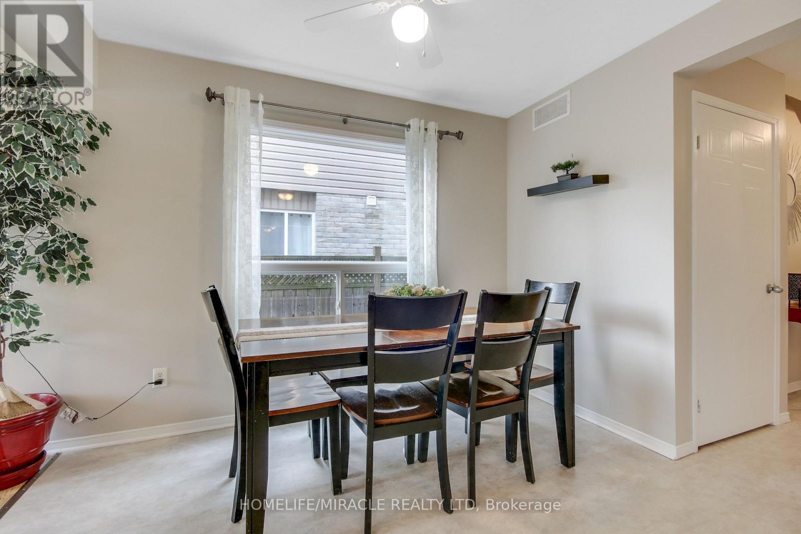 1827 Bloom Crescent Property Photo 6