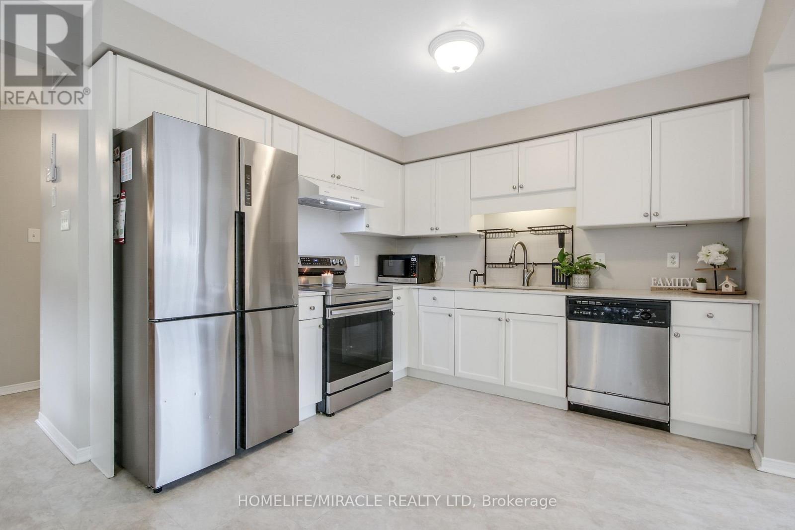 1827 Bloom Crescent Property Photo 9