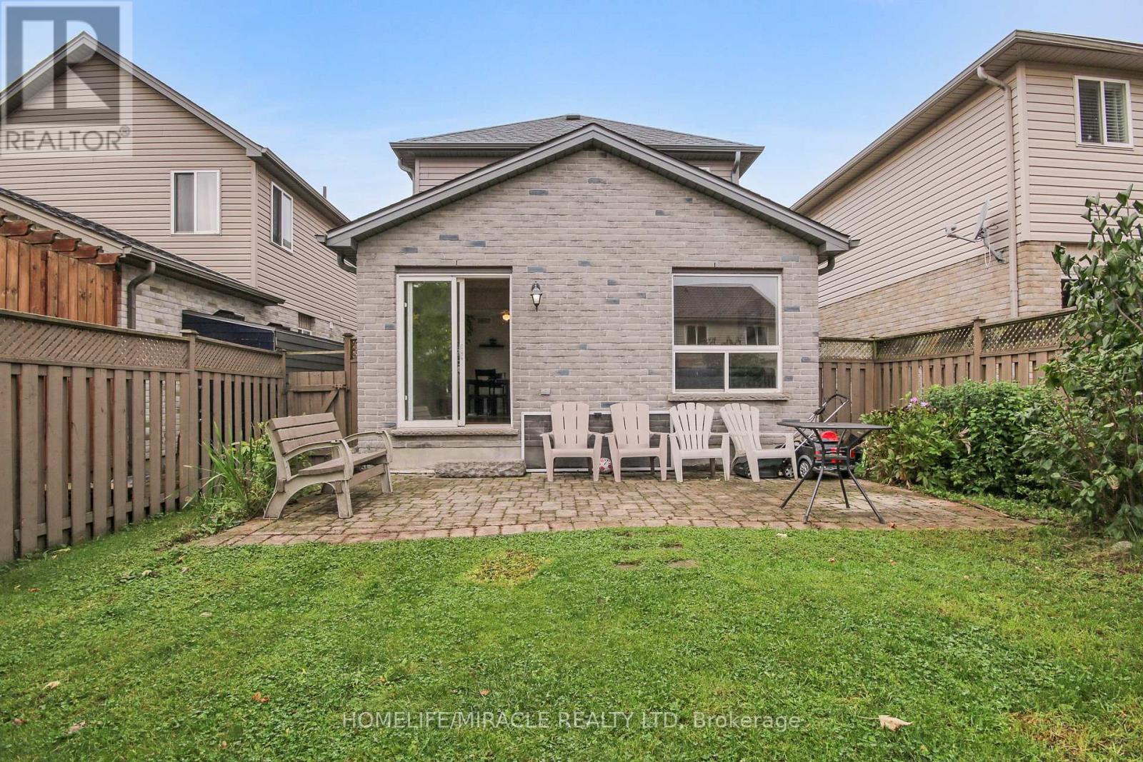 1827 Bloom Crescent Property Photo 25