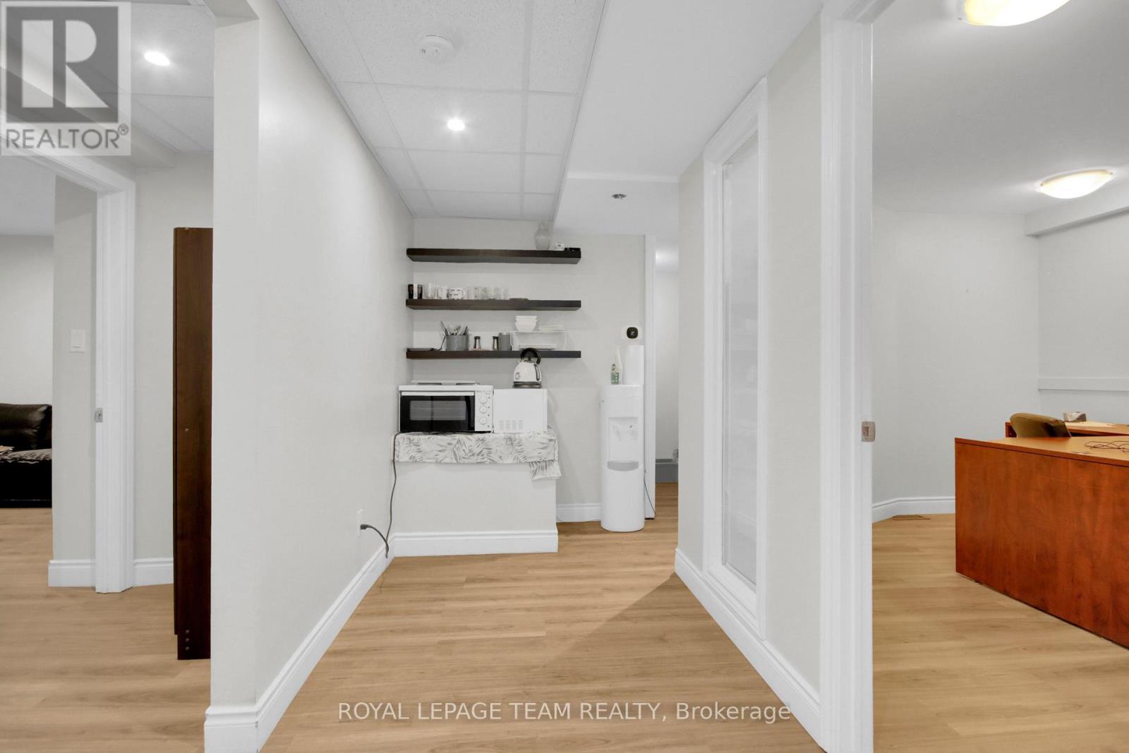 1901 Bank Street Property Photo 9