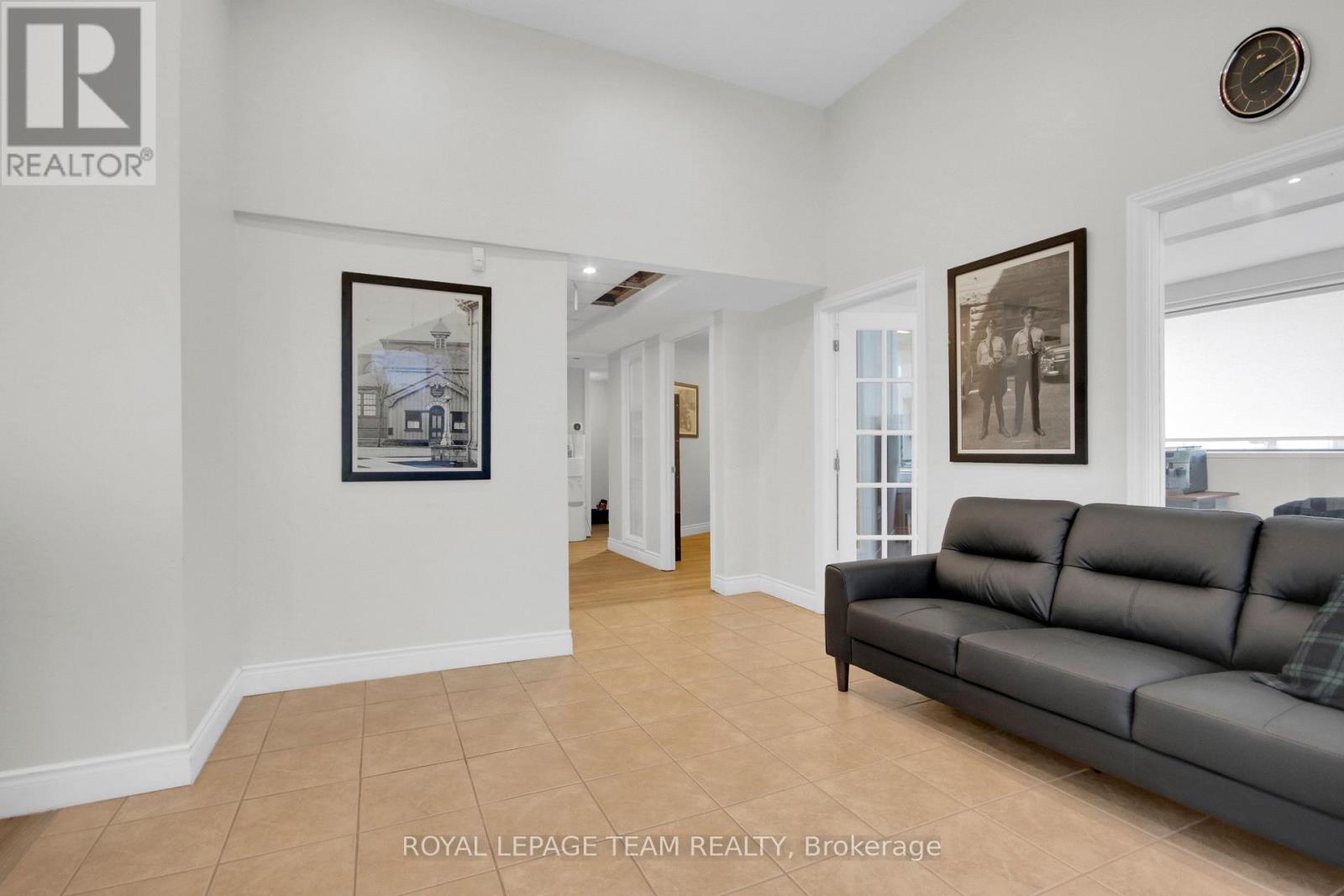1901 Bank Street Property Photo 21