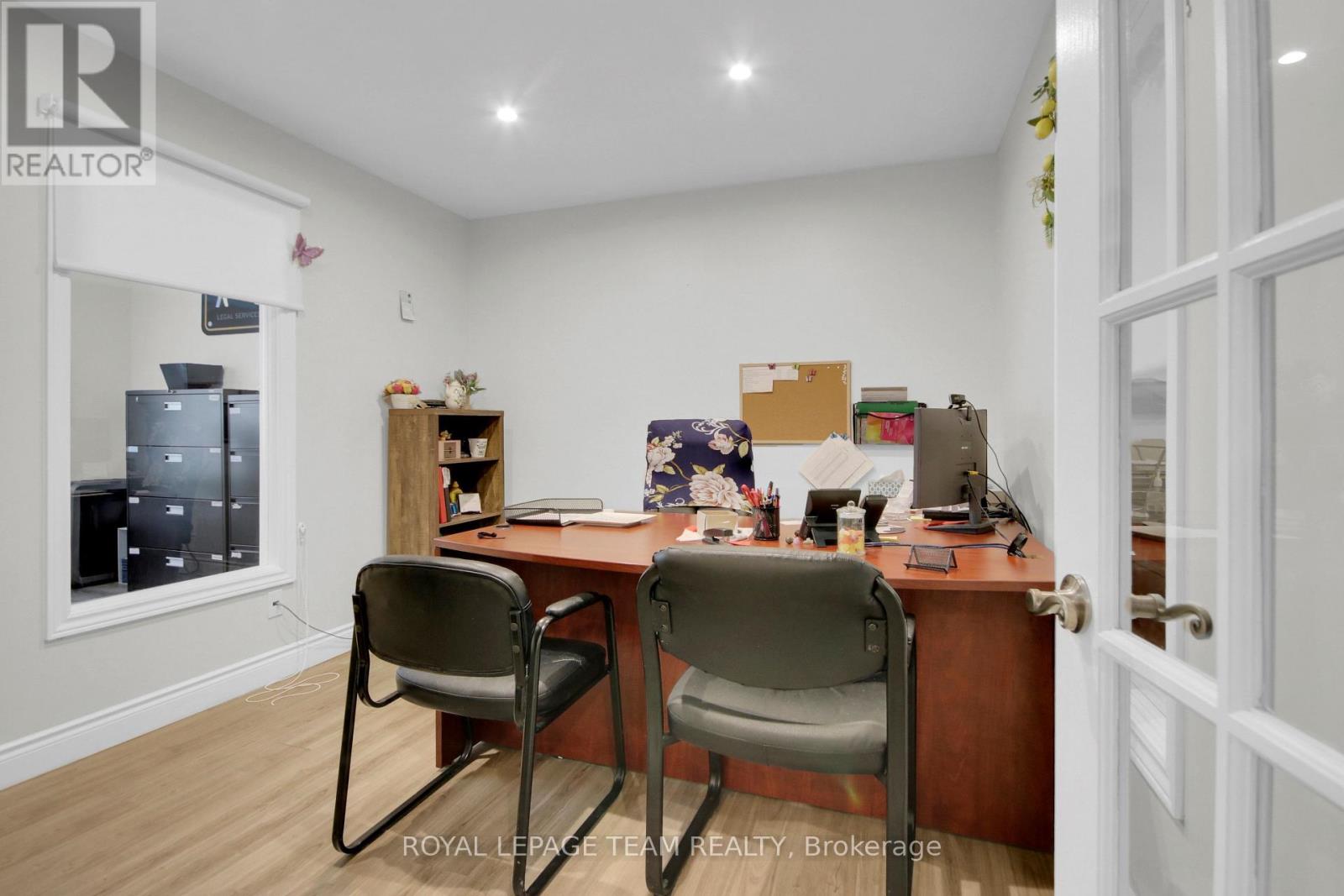 1901 Bank Street Property Photo 24