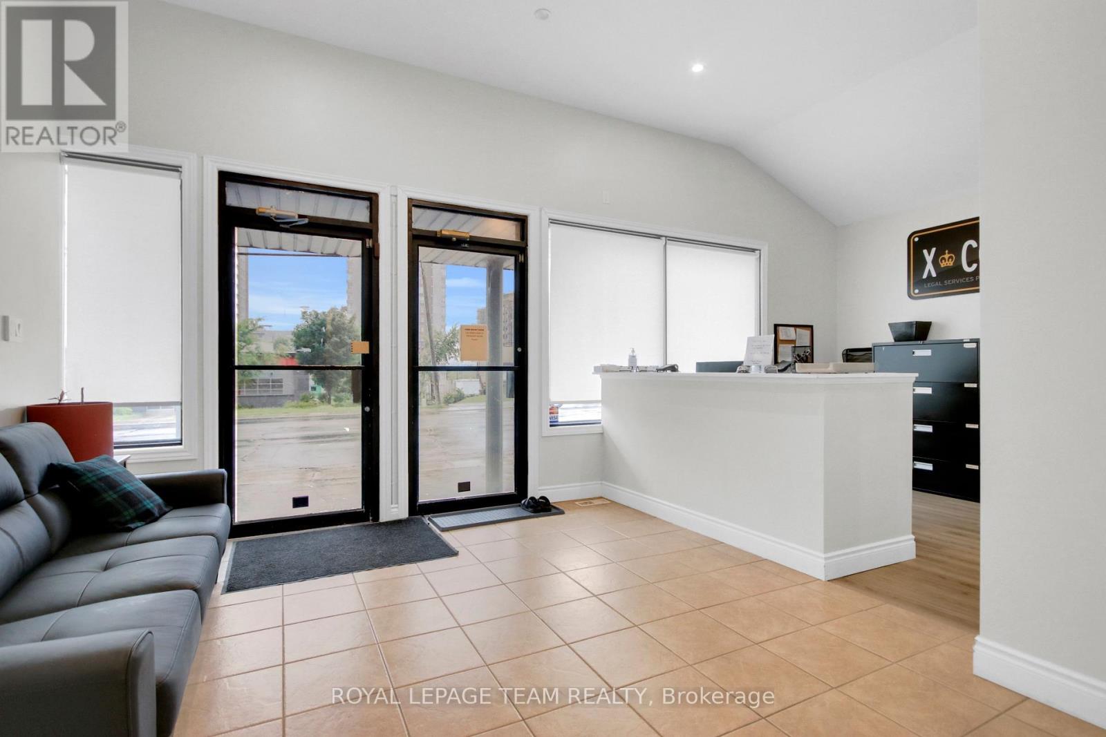 1901 Bank Street Property Photo 25