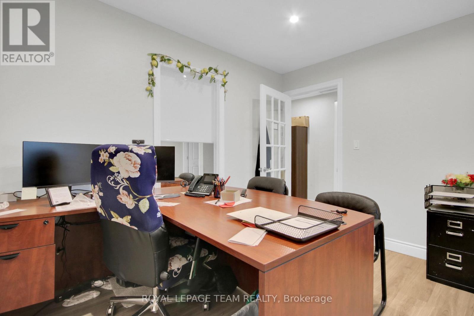 1901 Bank Street Property Photo 30