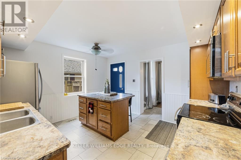 32 Clench Avenue Property Photo 7