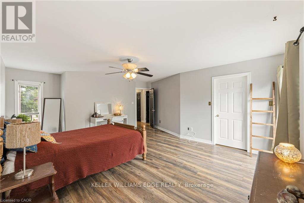 32 Clench Avenue Property Photo 22