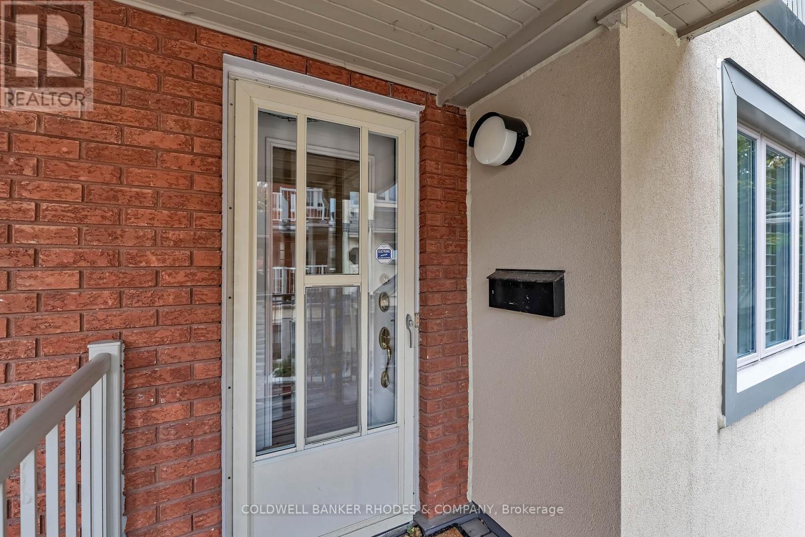 122d - 250 Fountain Place Property Photo 3