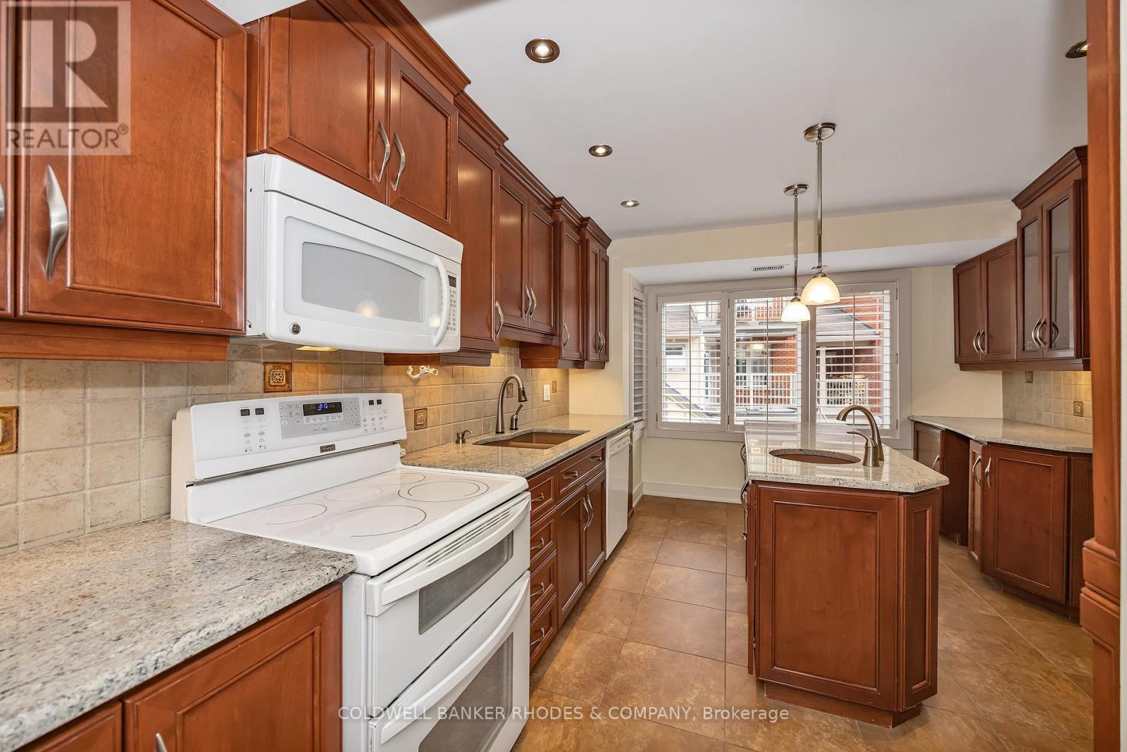 122d - 250 Fountain Place Property Photo 6
