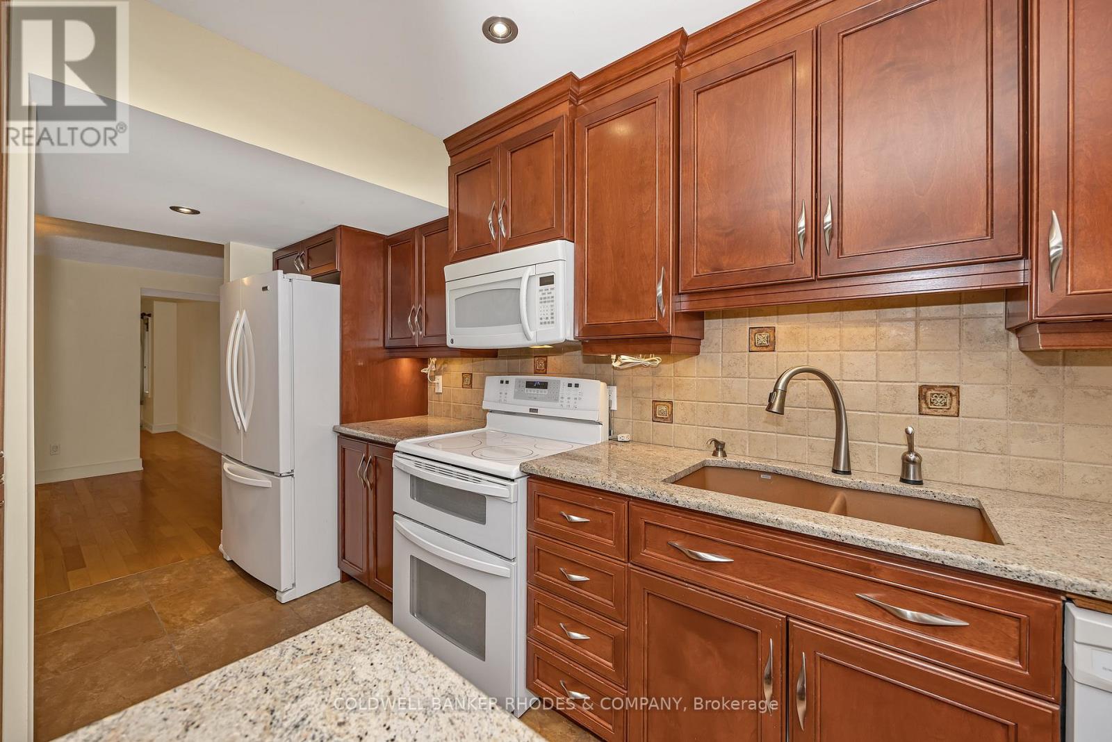 122d - 250 Fountain Place Property Photo 9