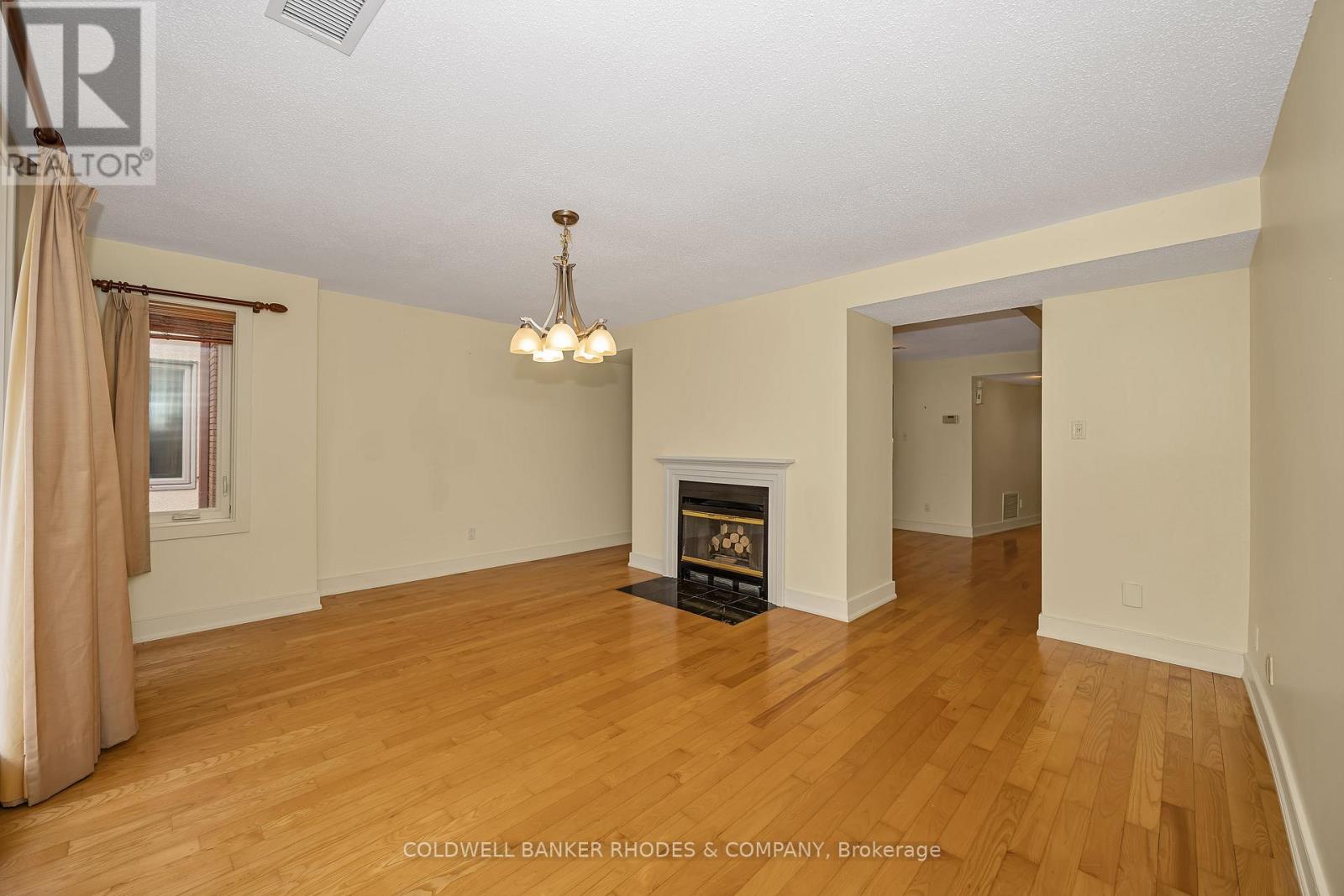 122d - 250 Fountain Place Property Photo 13