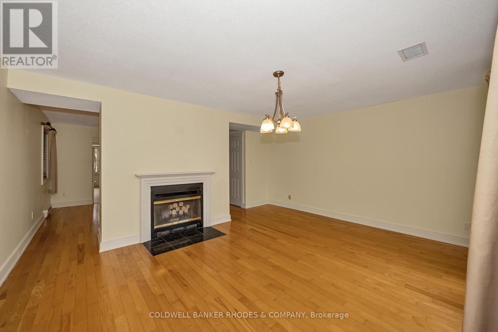 122d - 250 Fountain Place Property Photo 14