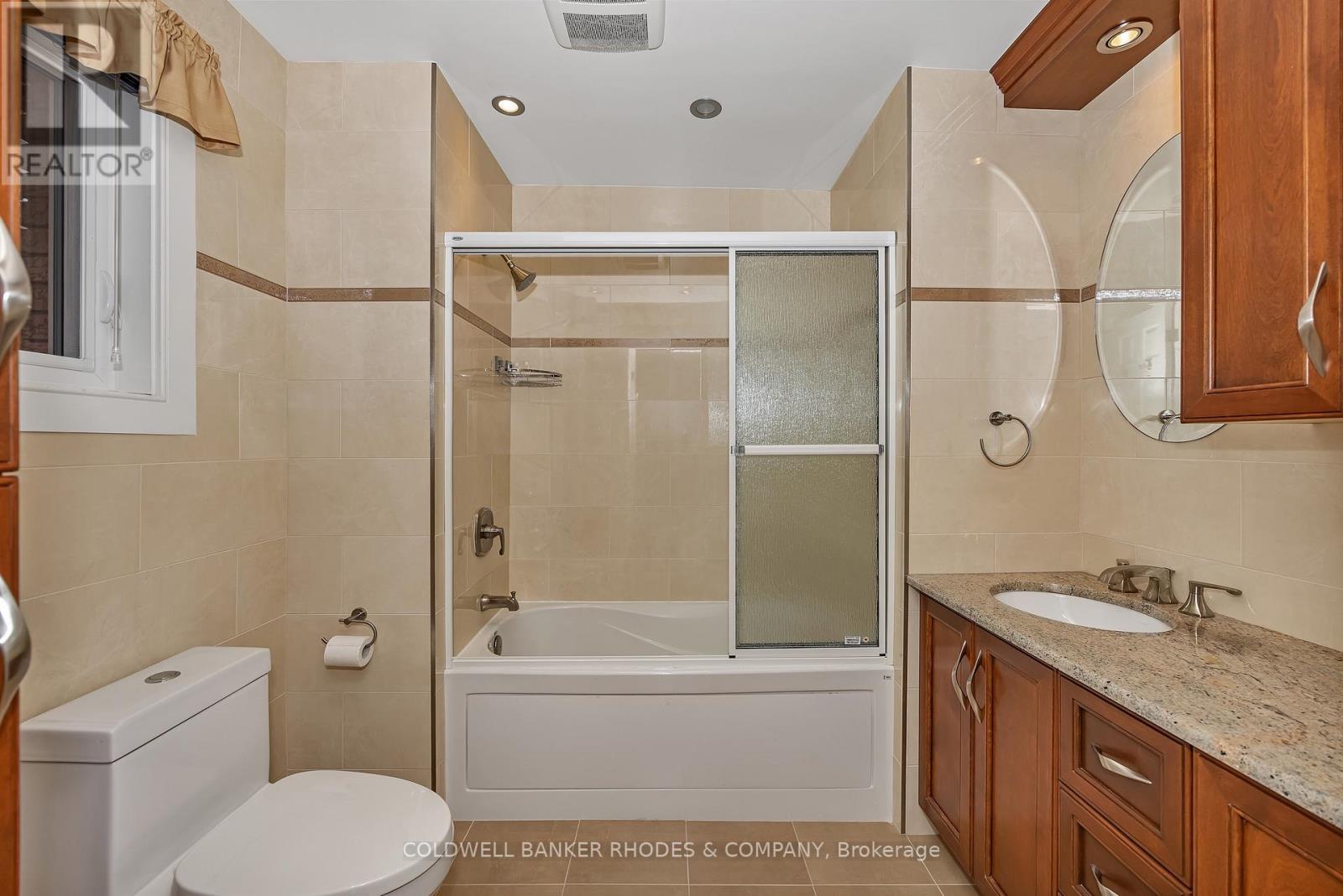 122d - 250 Fountain Place Property Photo 21