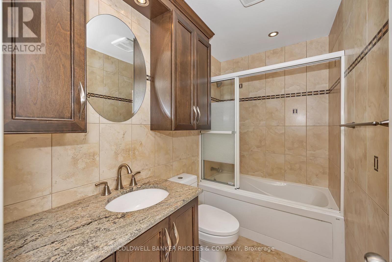 122d - 250 Fountain Place Property Photo 26