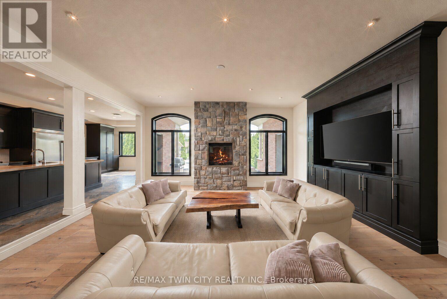 5 Tysons Way Property Photo 4