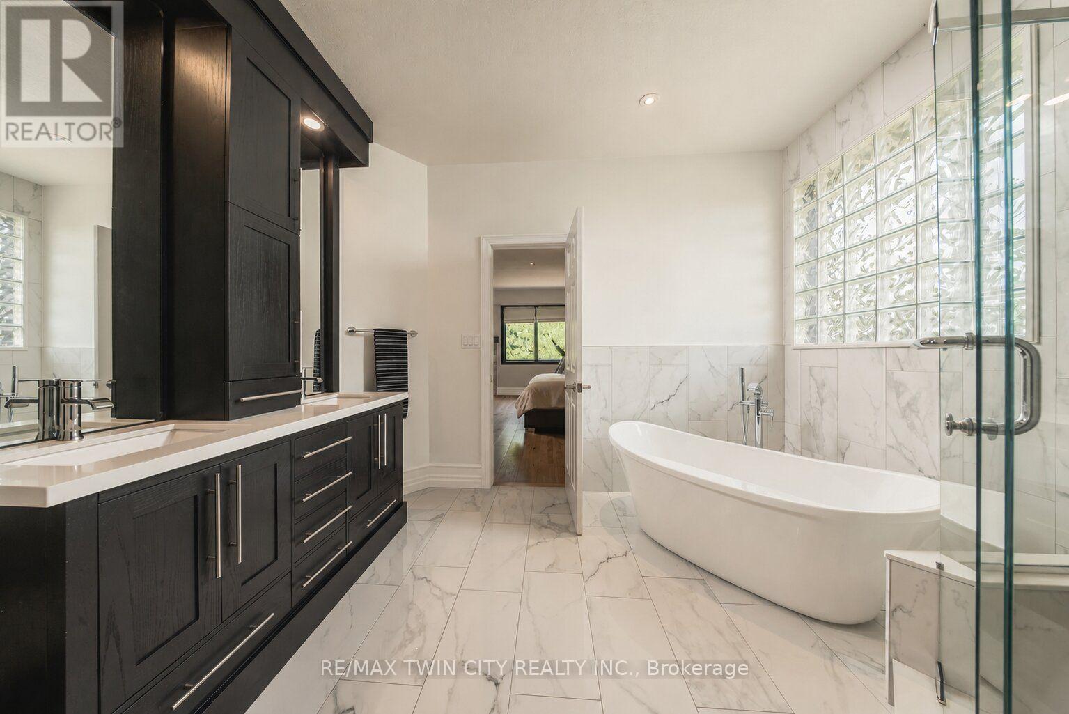 5 Tysons Way Property Photo 8