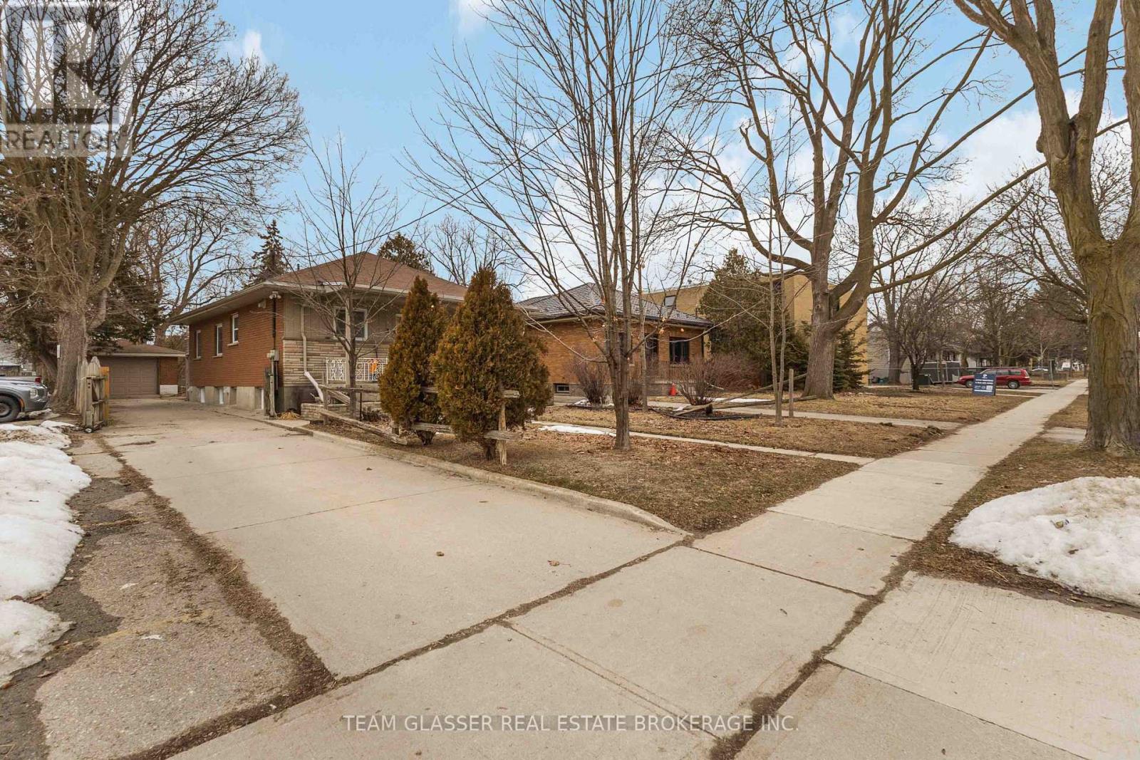 Lower - 378 Grey Street Property Photo 2