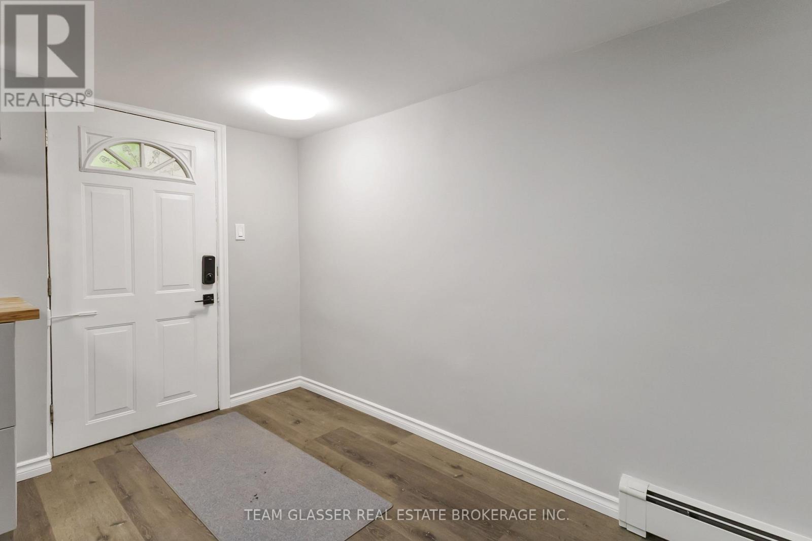 Lower - 378 Grey Street Property Photo 4