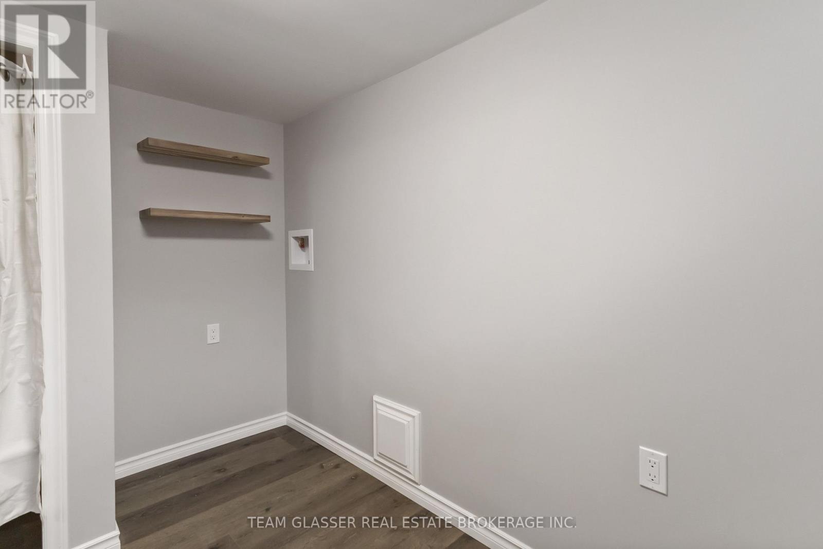 Lower - 378 Grey Street Property Photo 14