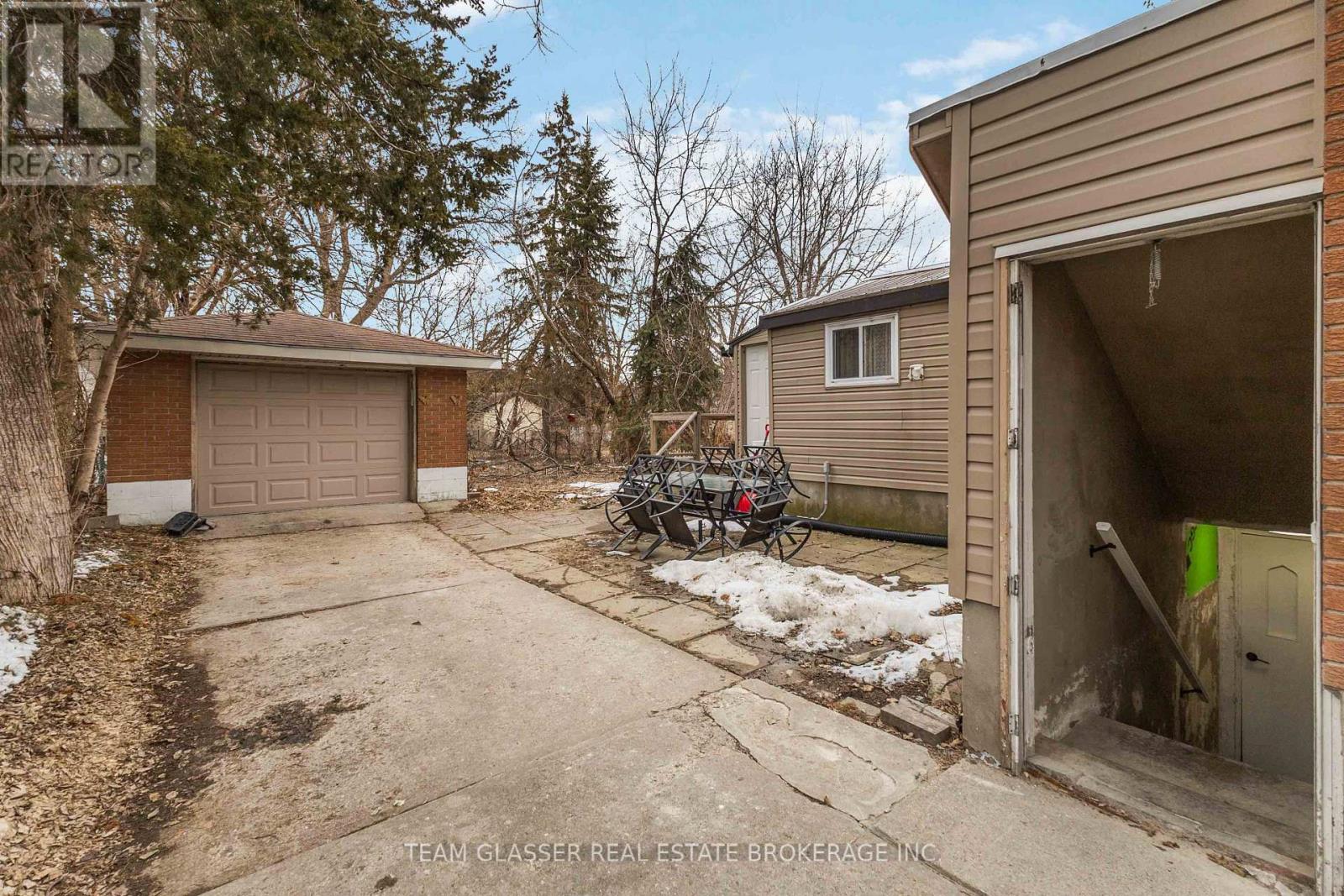 Lower - 378 Grey Street Property Photo 24