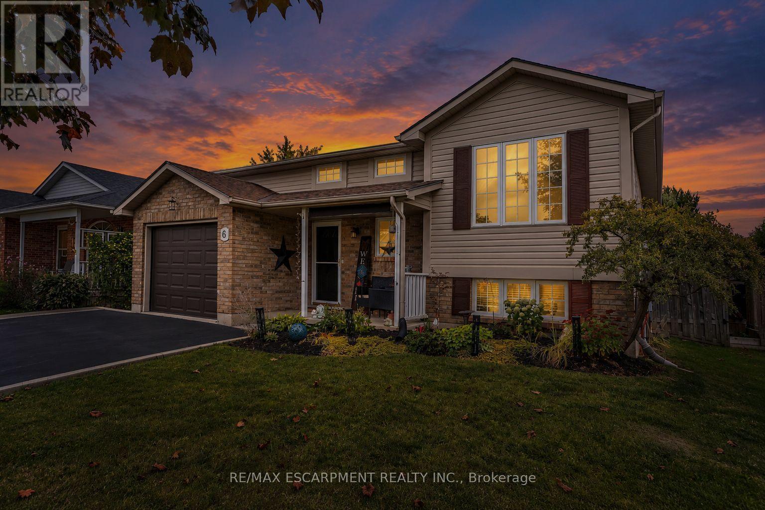 6 Stuart Street Property Photo 2