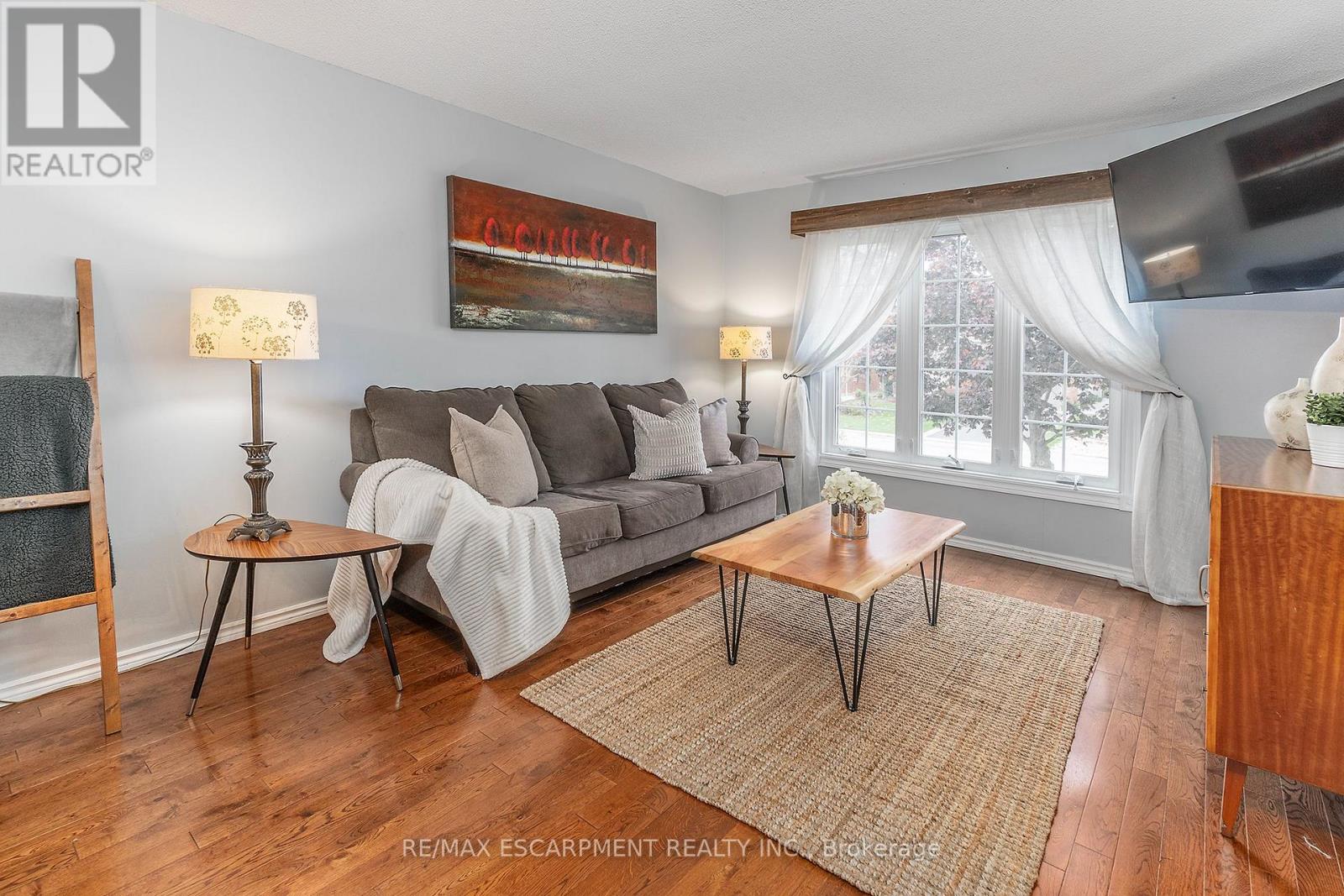6 Stuart Street Property Photo 8