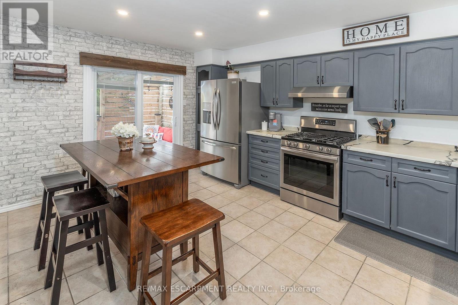 6 Stuart Street Property Photo 14