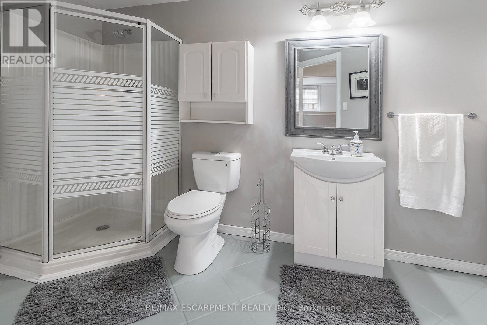 6 Stuart Street Property Photo 25