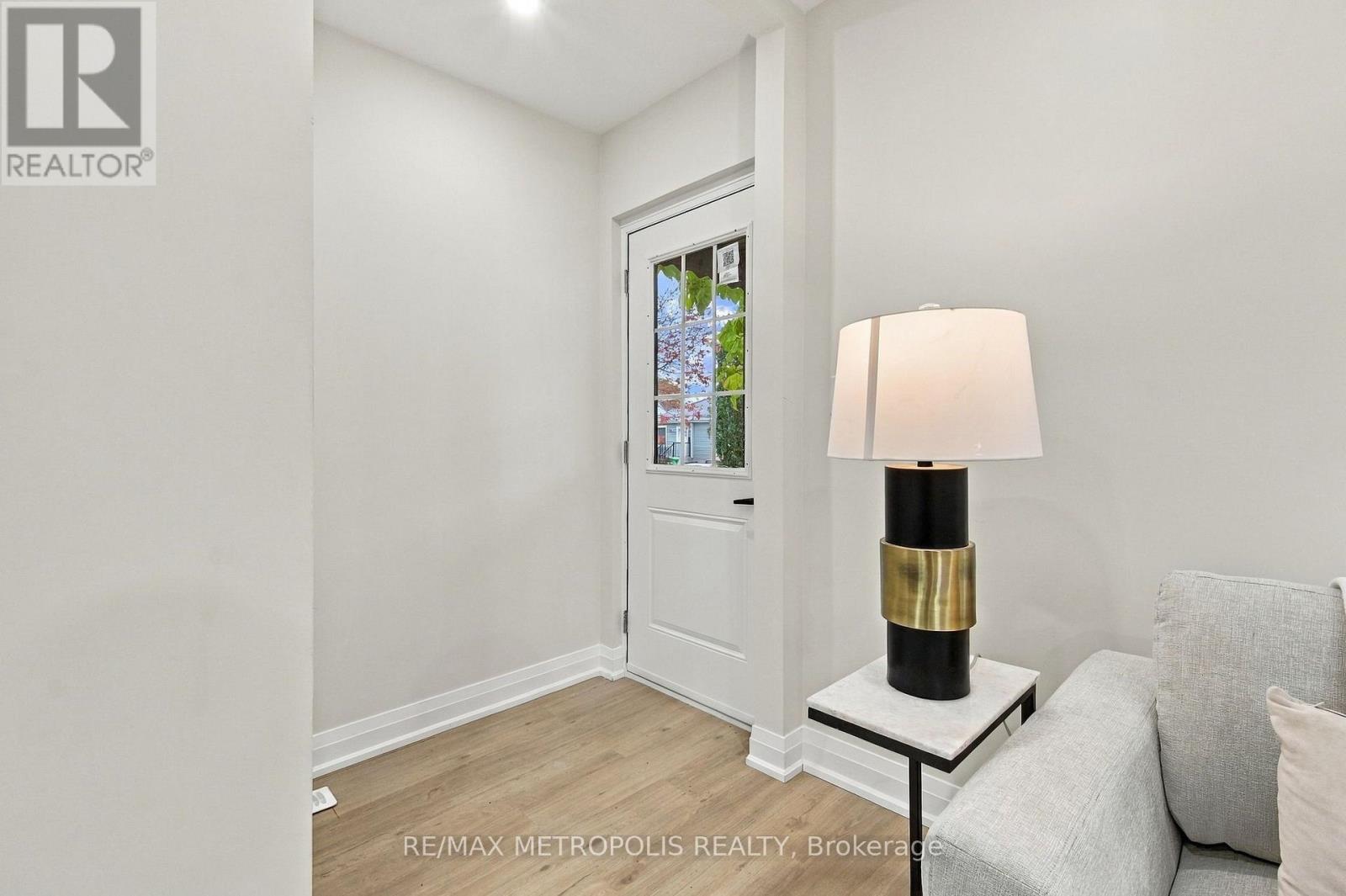 488 Mckellar Street Property Photo 3