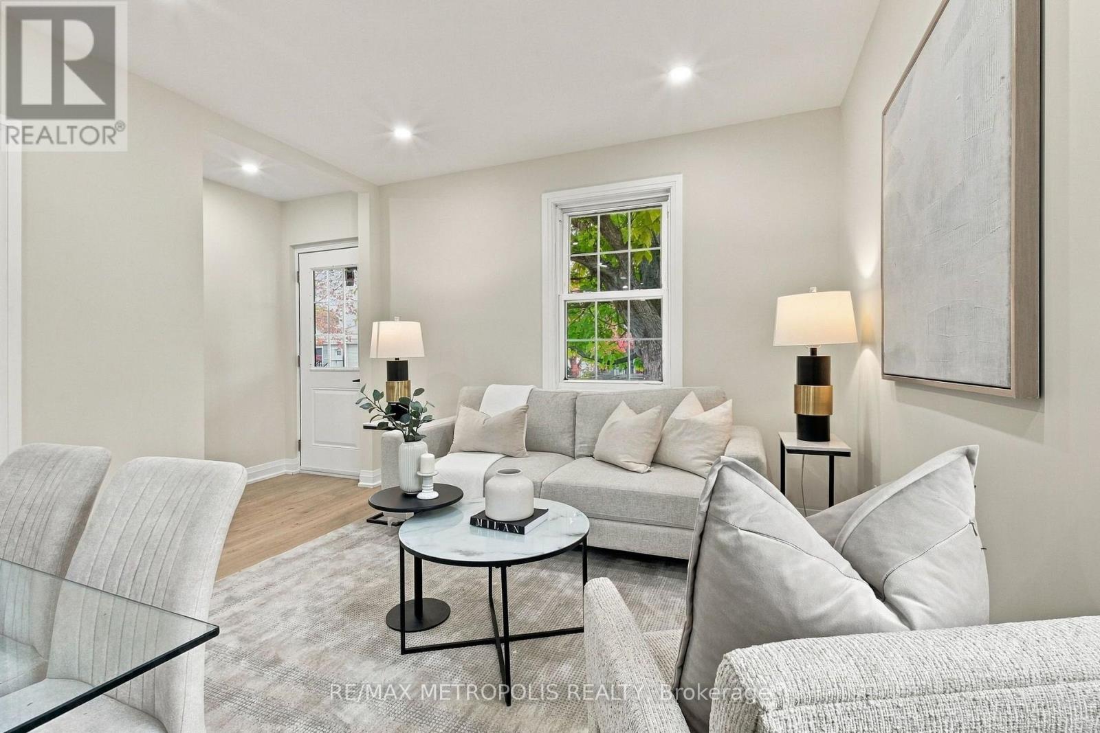 488 Mckellar Street Property Photo 6