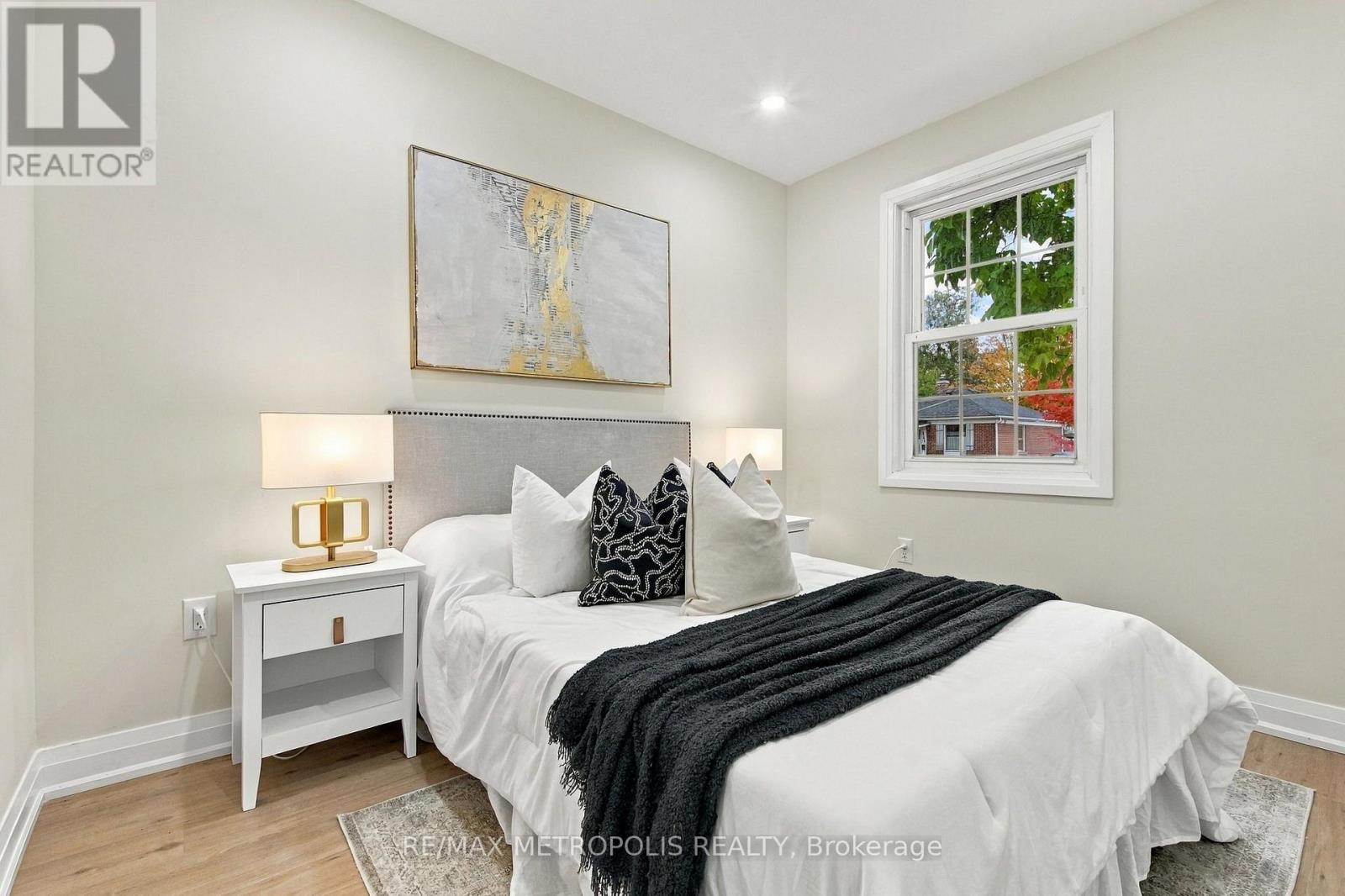 488 Mckellar Street Property Photo 11