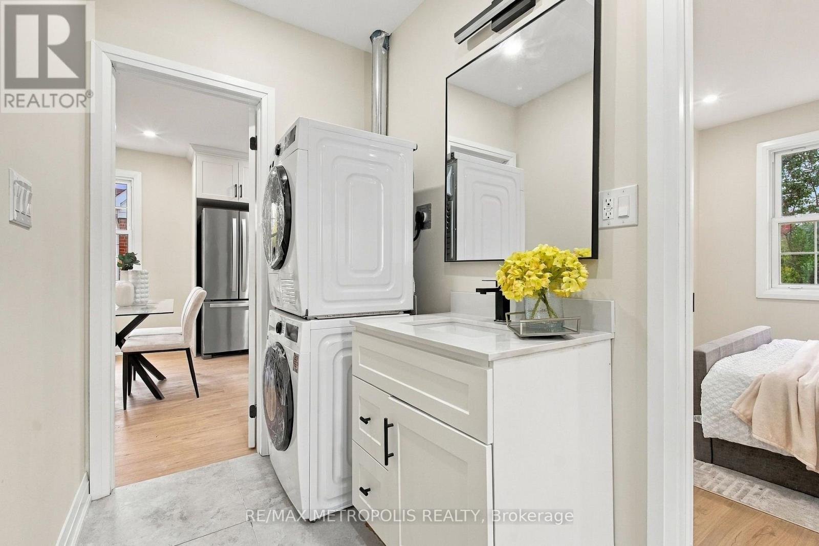 488 Mckellar Street Property Photo 13