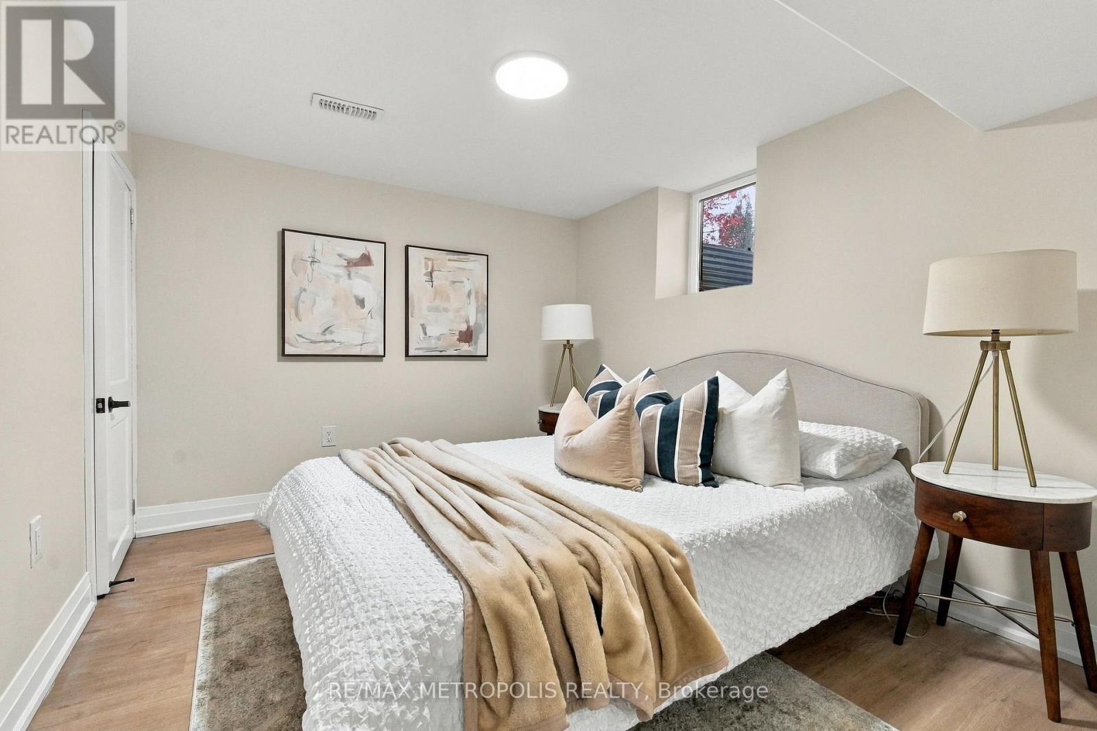 488 Mckellar Street Property Photo 23