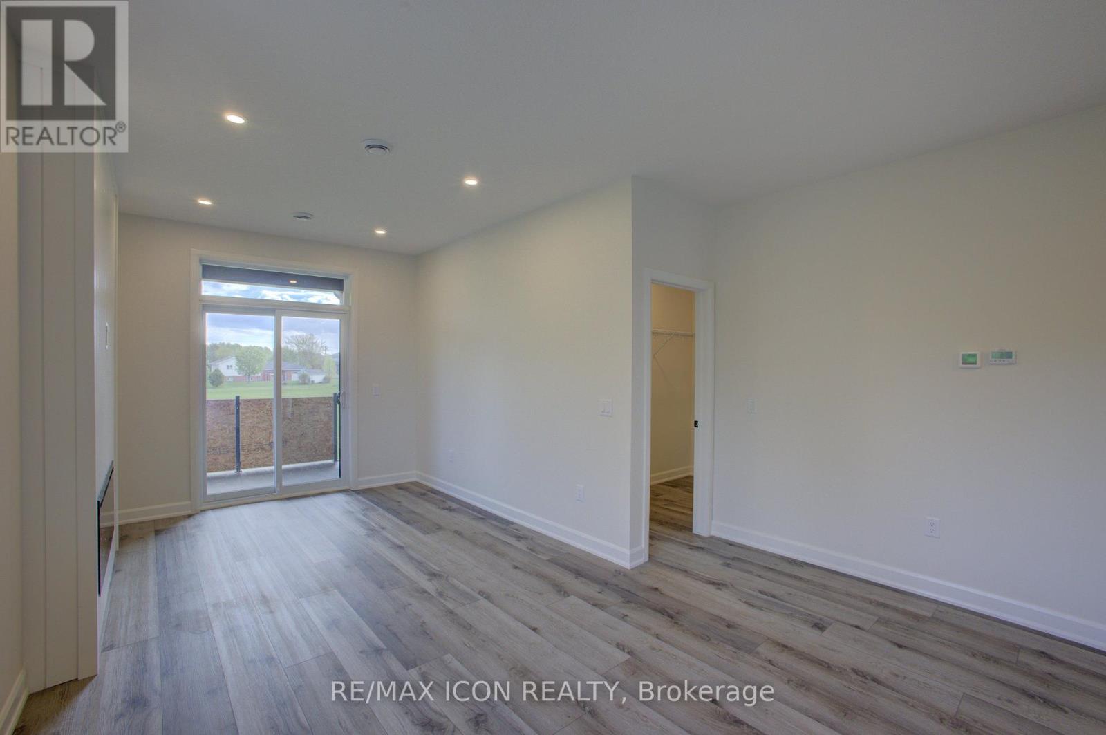 5 - 440 King Street E Property Photo 19