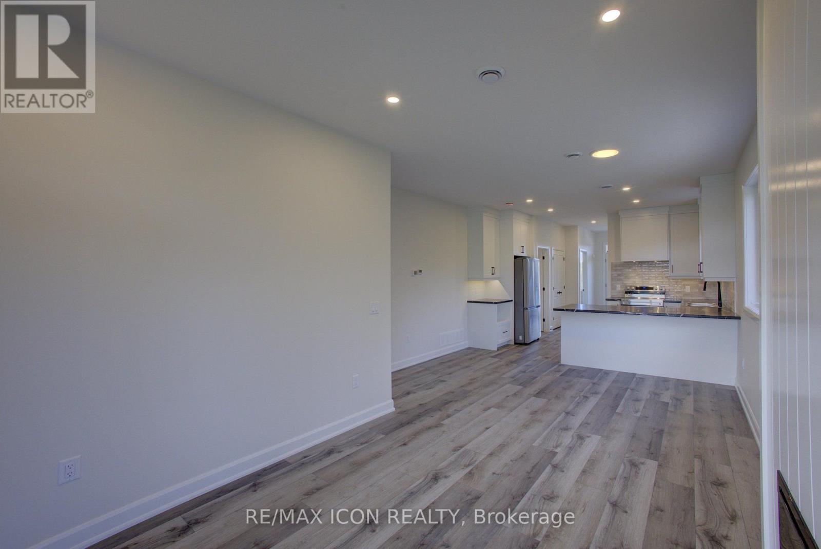 5 - 440 King Street E Property Photo 20