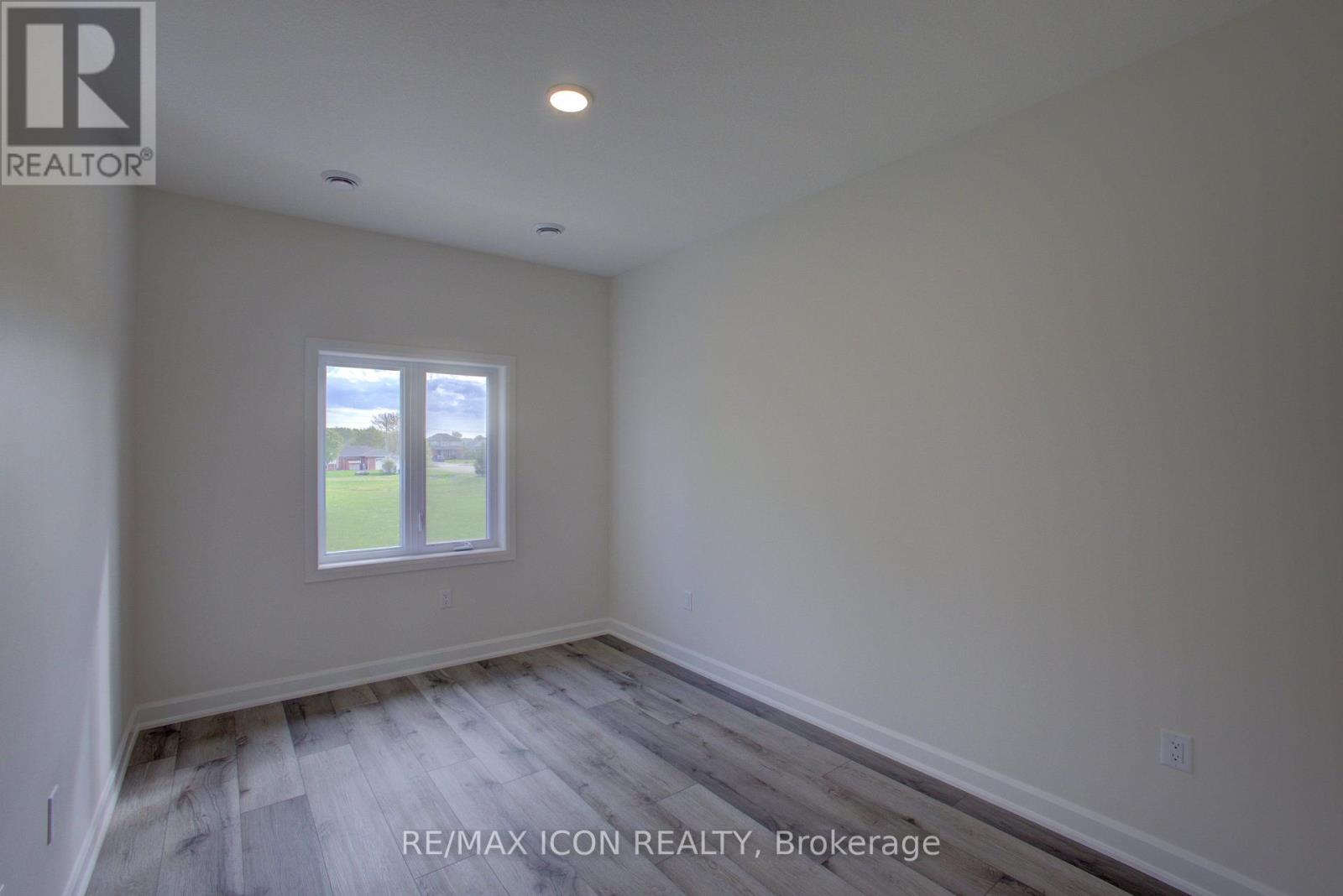 5 - 440 King Street E Property Photo 24
