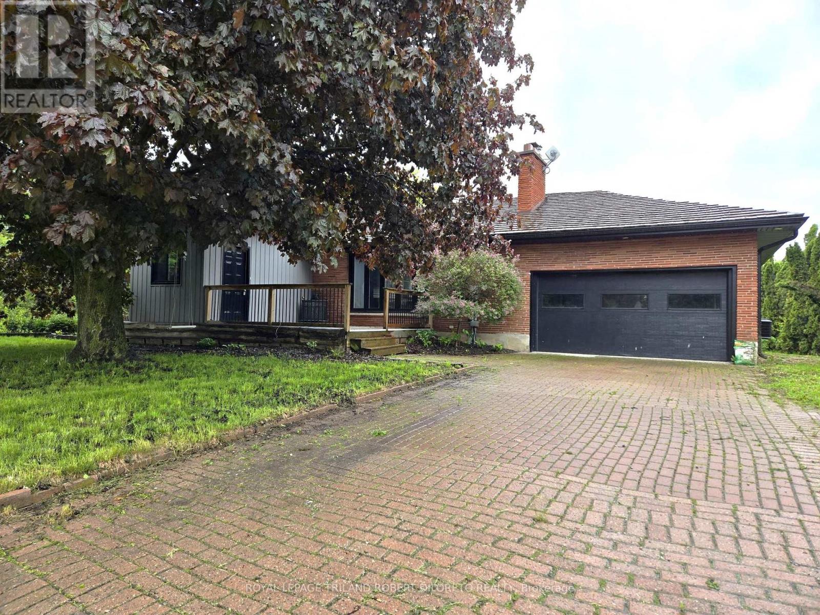 9755 Longwoods Road Property Photo 1