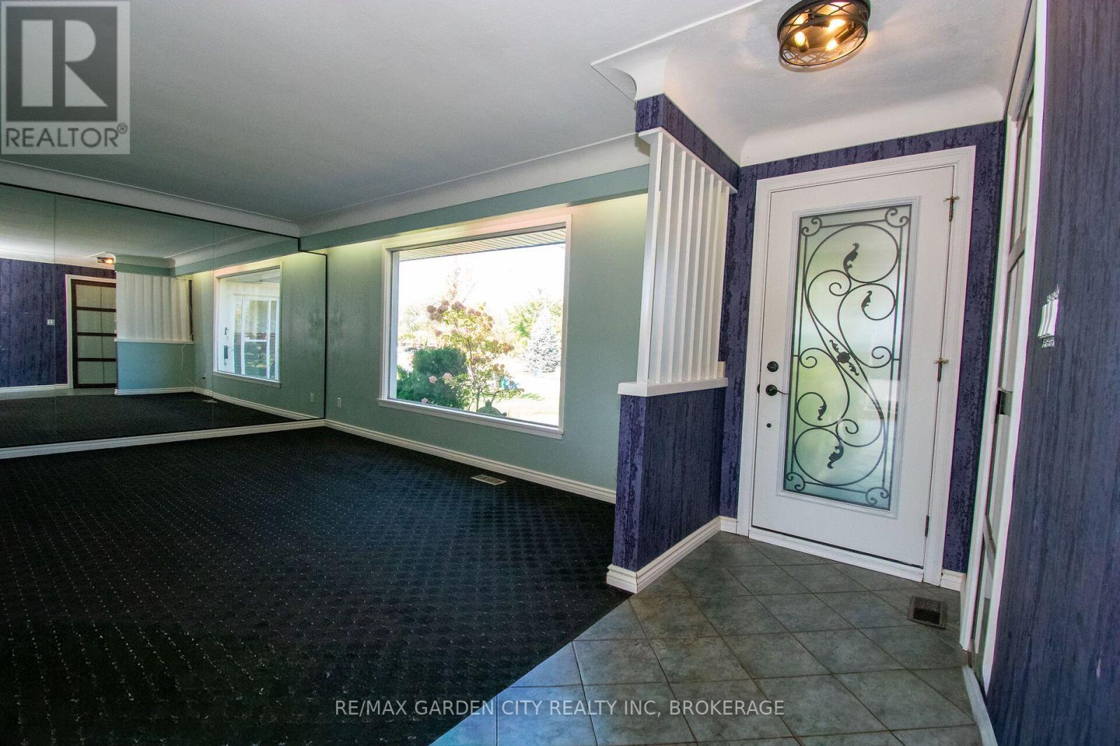 15 Karen Crescent Property Photo 4