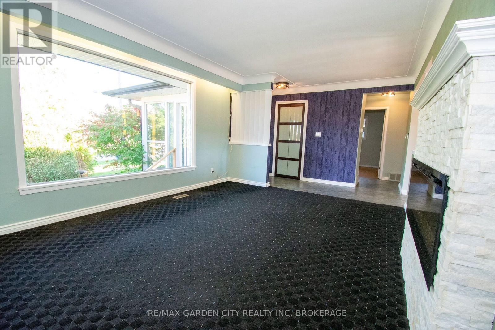 15 Karen Crescent Property Photo 5