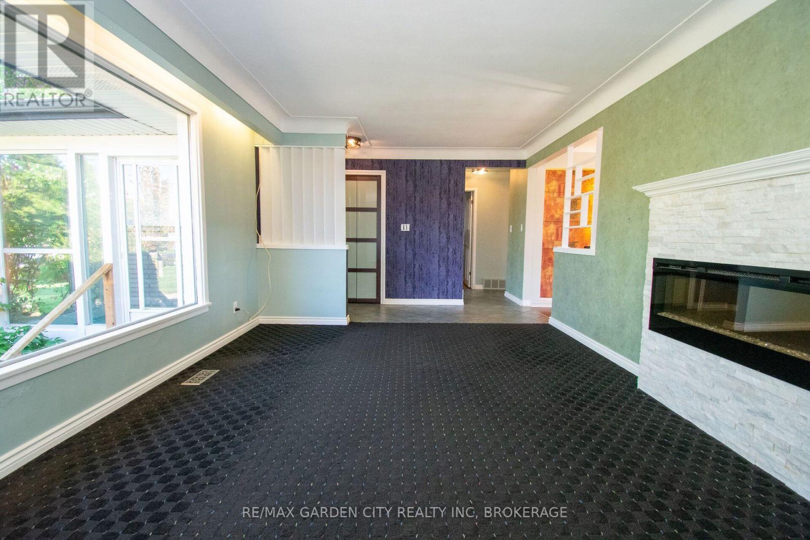 15 Karen Crescent Property Photo 6