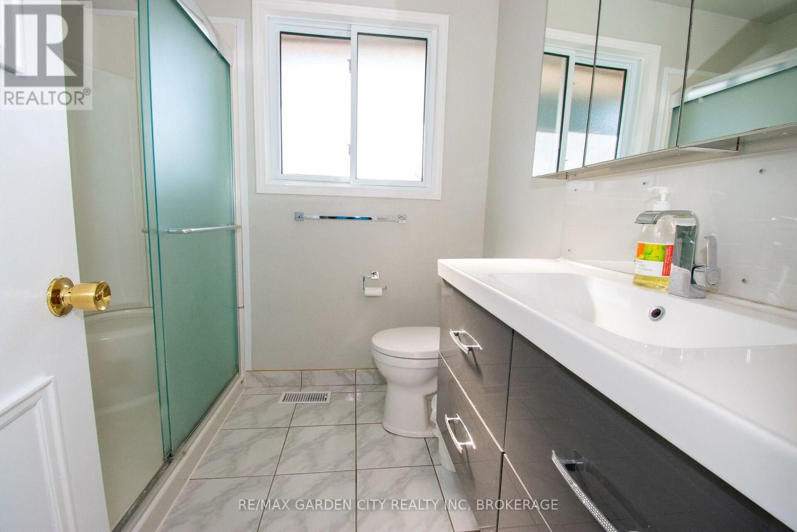 15 Karen Crescent Property Photo 21