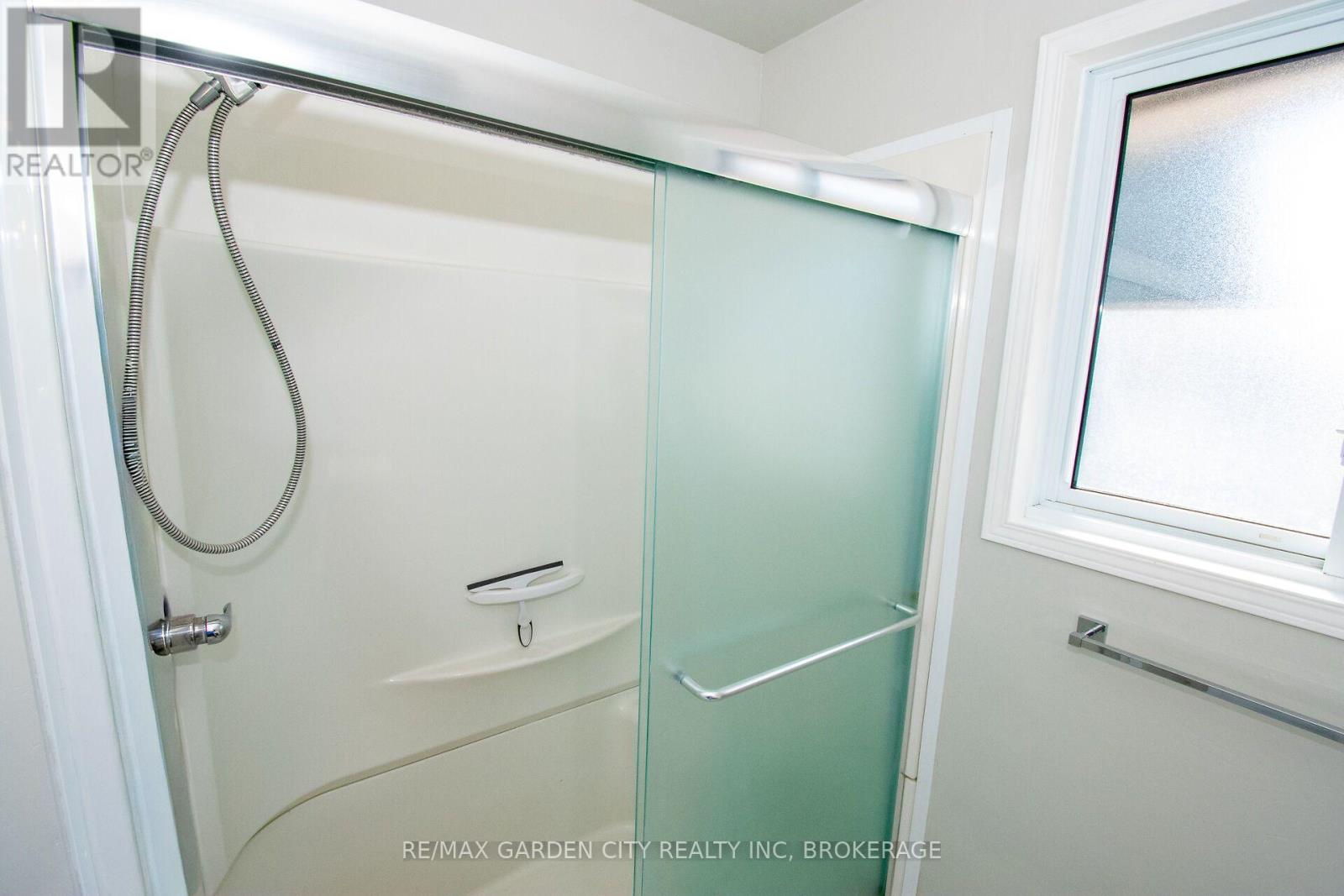 15 Karen Crescent Property Photo 23