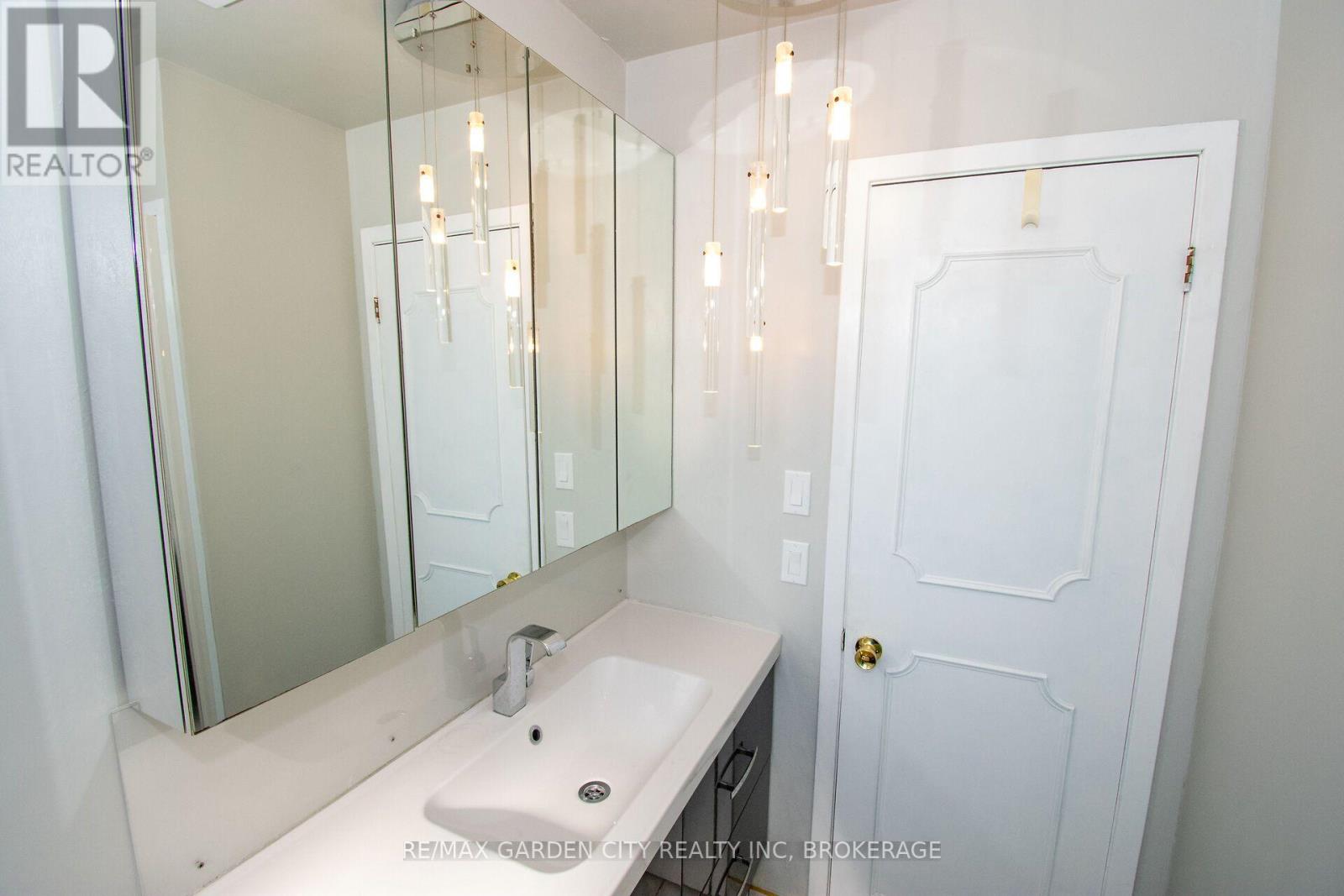 15 Karen Crescent Property Photo 24