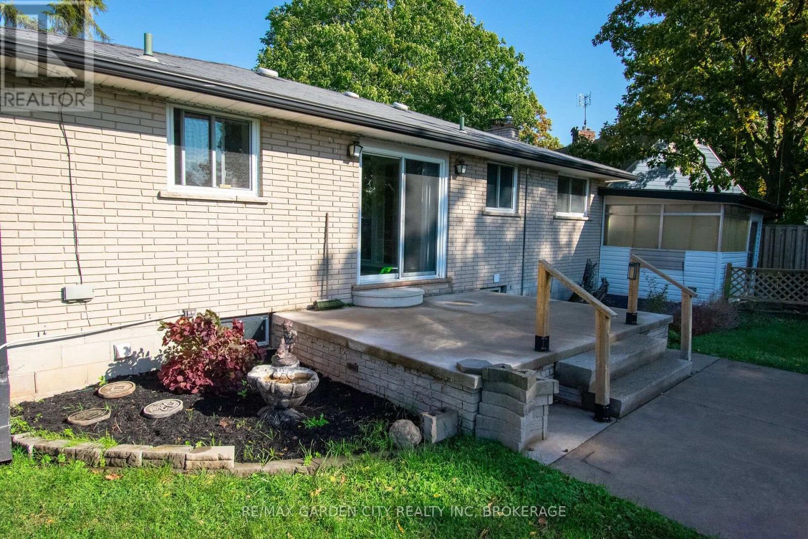 15 Karen Crescent Property Photo 49